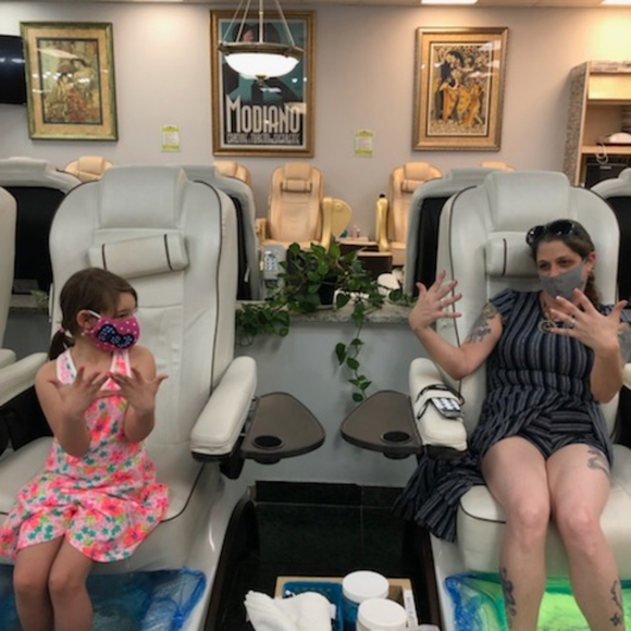 Meet your Posher, Carla - Picture 2 of 2